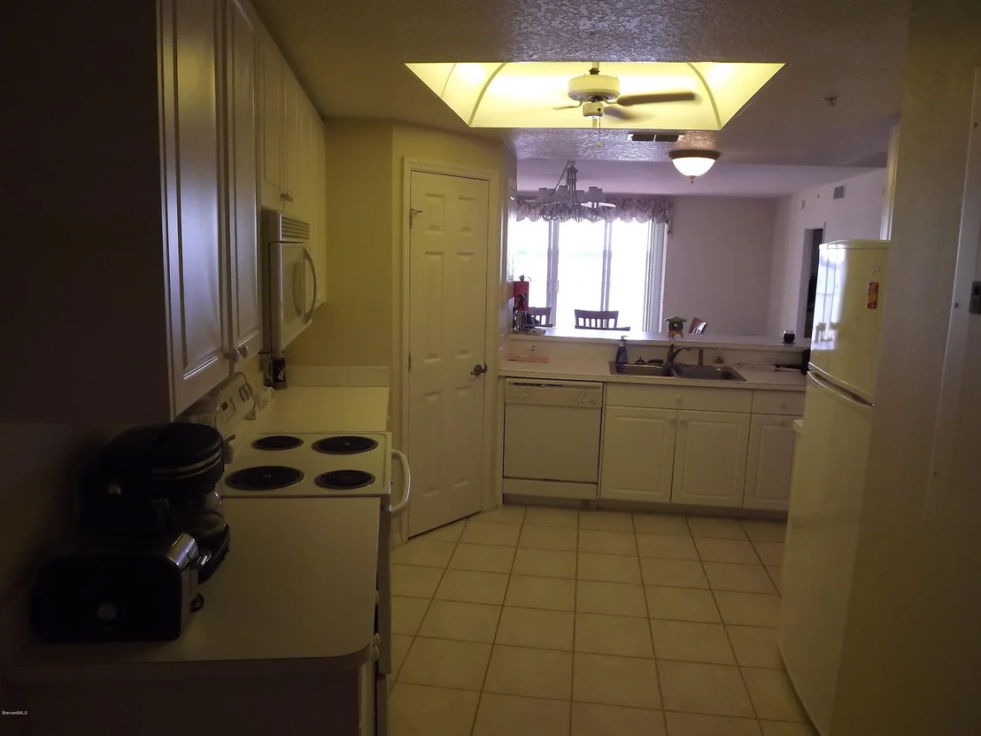 Photo of Unit 404 at 102 Riverside Drive