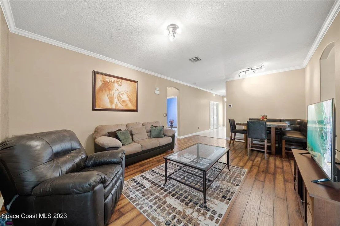 Photo of 3862 Manitoba Way
