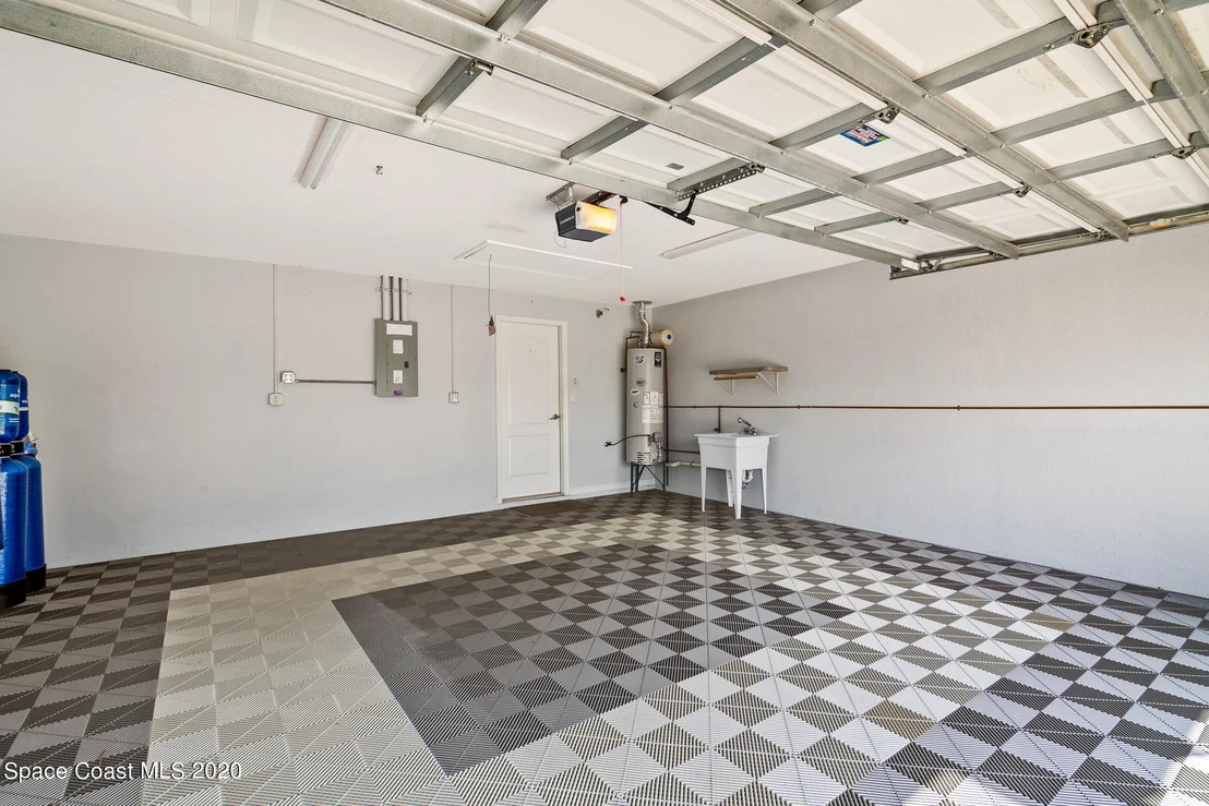 Photo of 1937 Golf Vista Boulevard