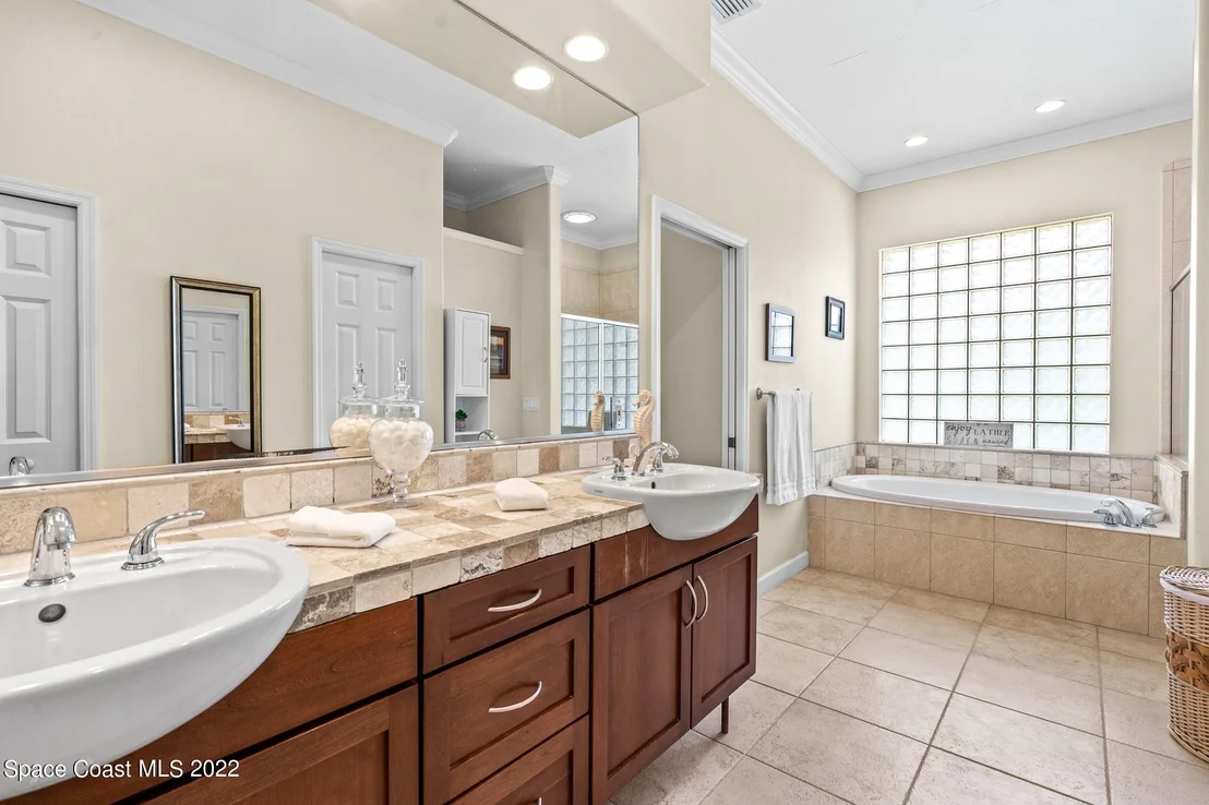 Photo of 356 Southampton Drive