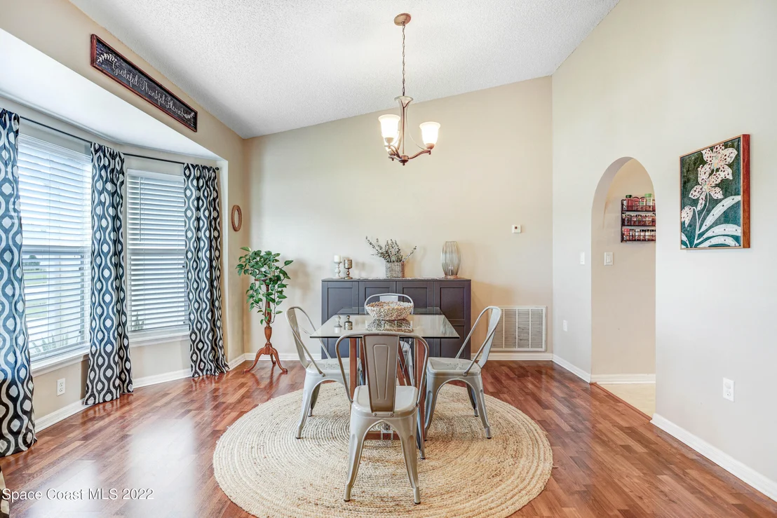 Photo of 1195 Meadow Lake Road