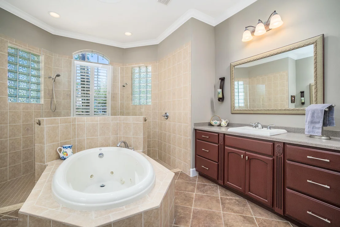 Photo of 2167 Windbrook Drive SE