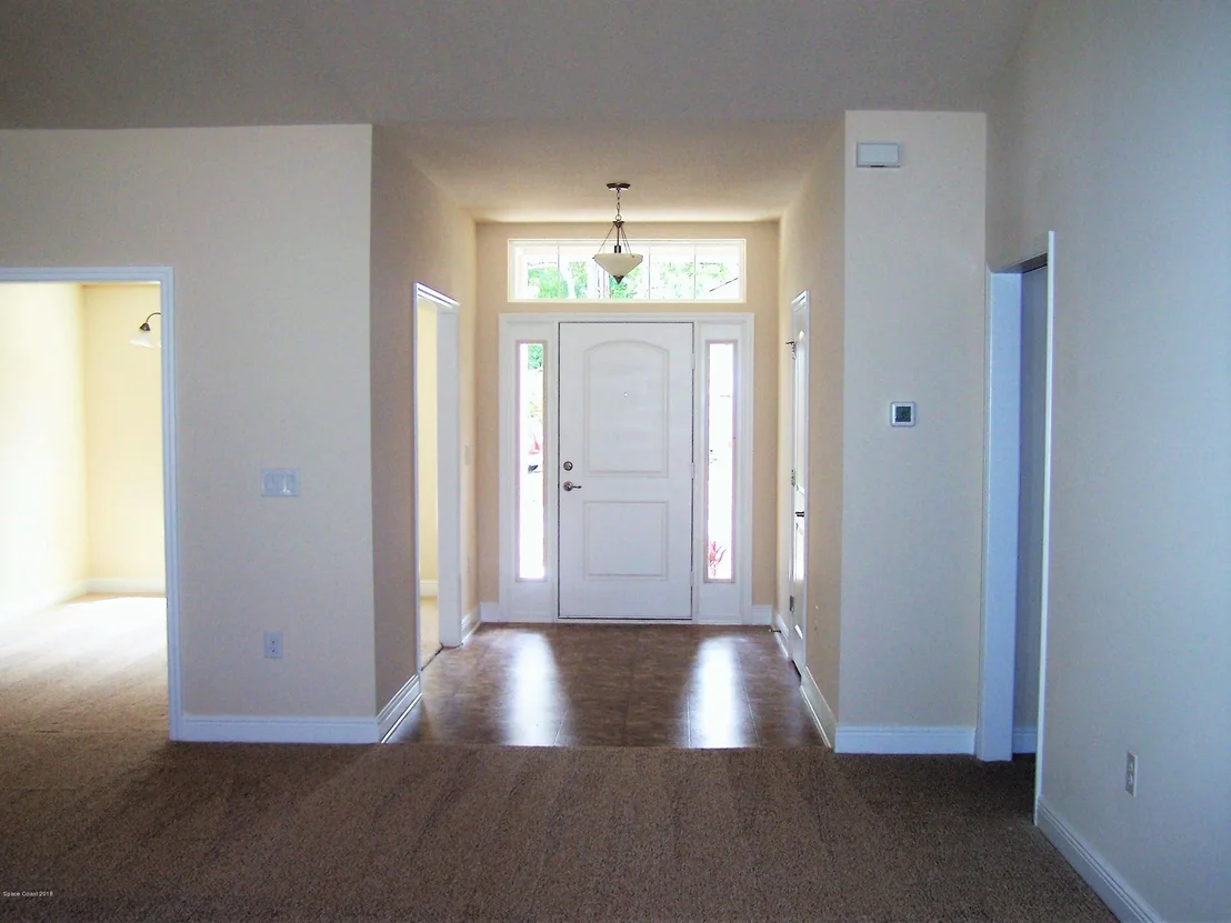 Photo of 1539 Summit Road SE