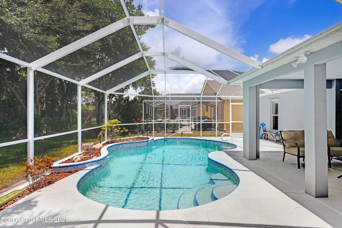 Photo of 865 Villa Drive