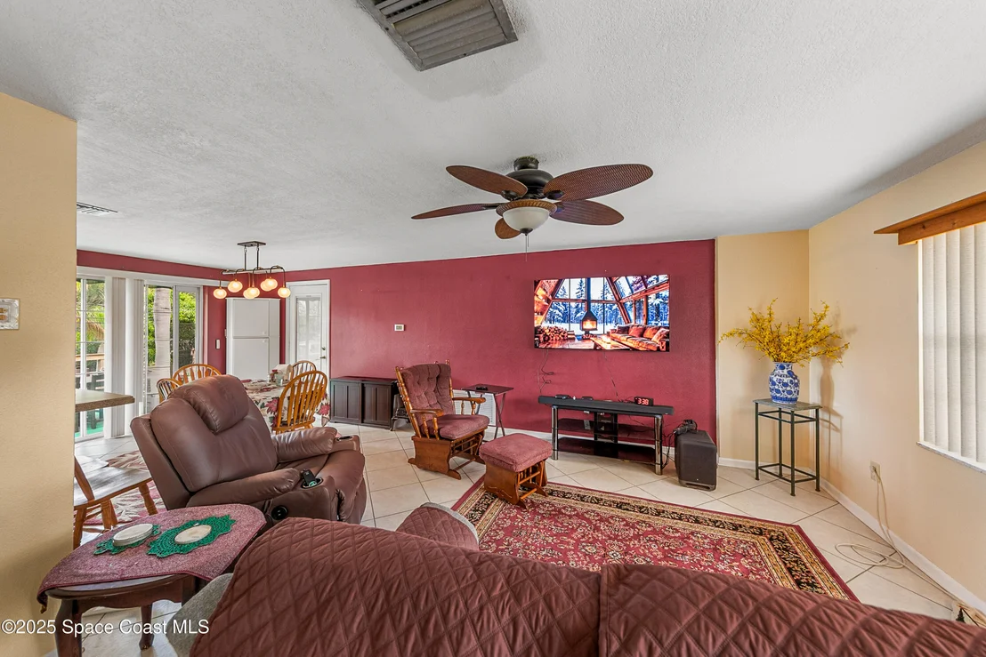 Photo of 409 Lynn Avenue