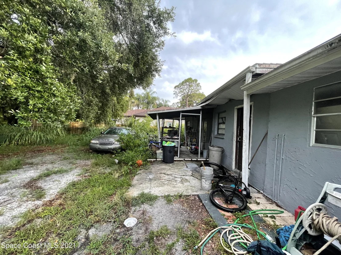 Photo of 350 Palm Avenue
