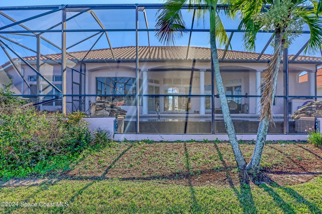 Photo of 402 Flanders Drive