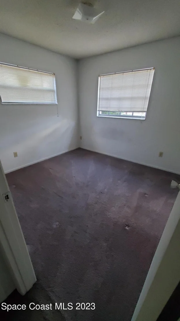 Photo of 939 Kings Post Road