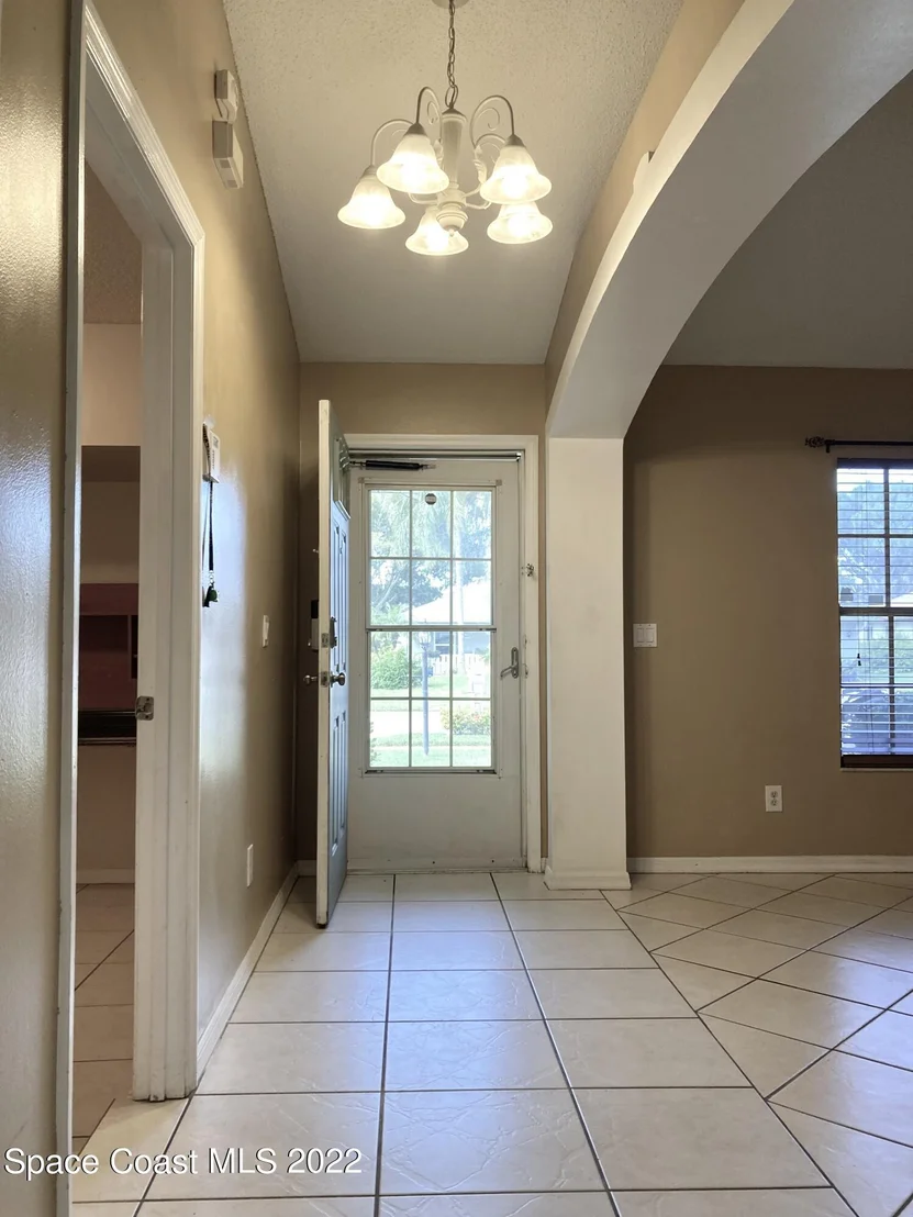 Photo of 874 Brookview Lane