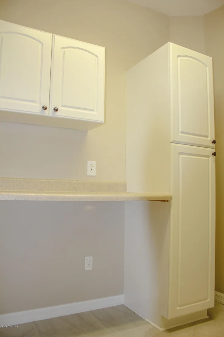 Photo of 881 Villa Drive
