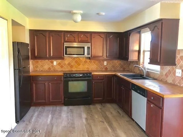 Photo of 2105 Abalone Avenue