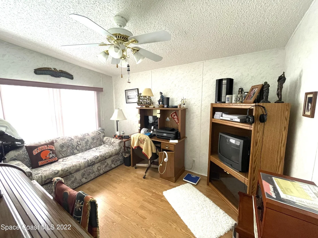 Photo of 303 Buttonwood Court