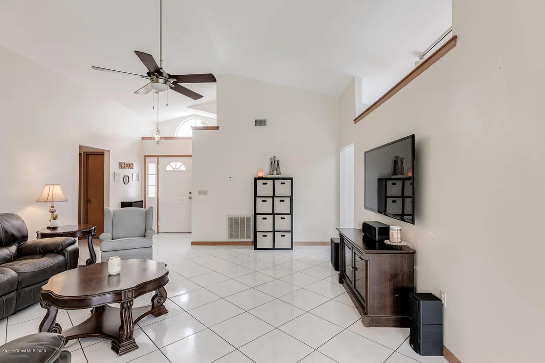 Photo of 950 Cross Lake Drive