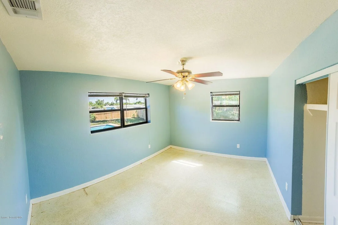Photo of 1073 Cabot Drive NE