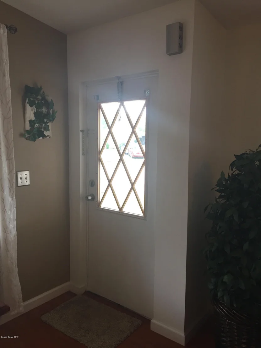Photo of 2448 Coconut Palm Drive NE