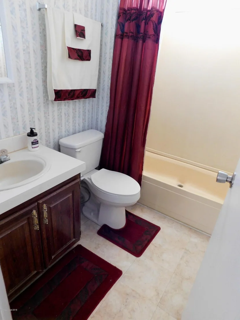 Photo of 2543 Chatham Way NE