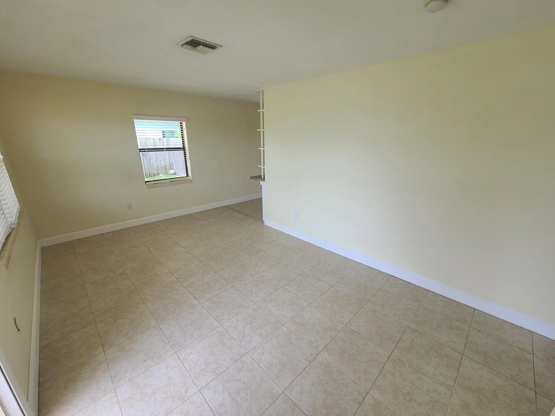 Photo of 408 Iris Lane