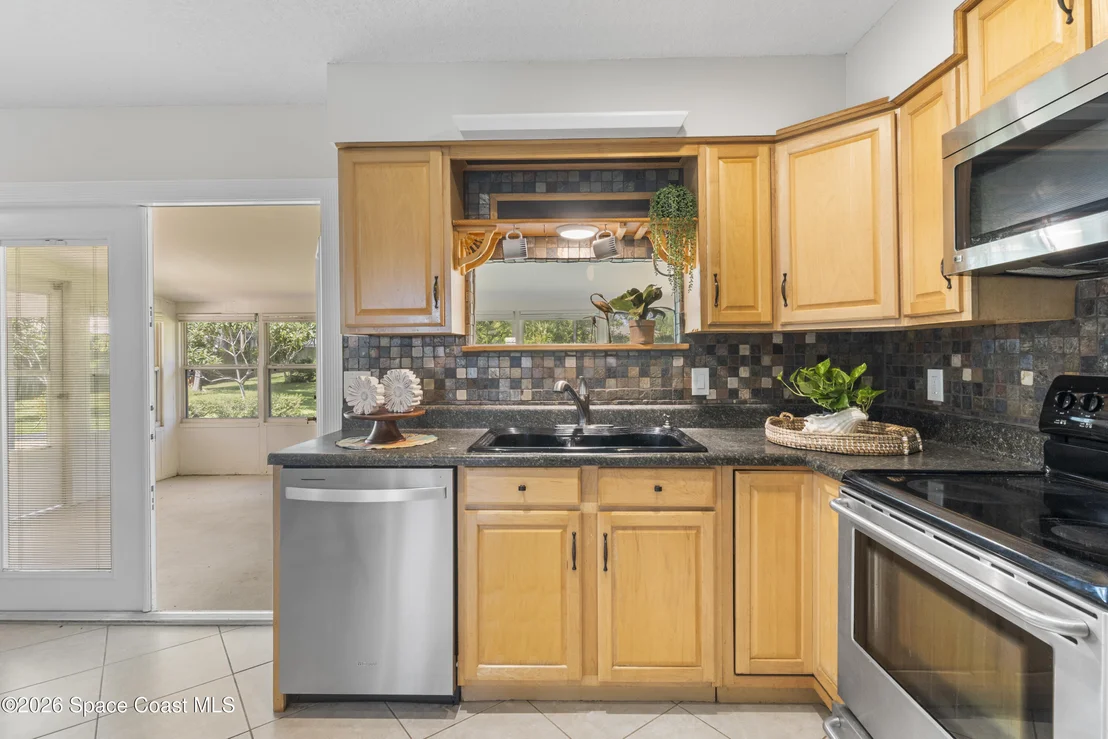 Photo of 874 Blossom Drive