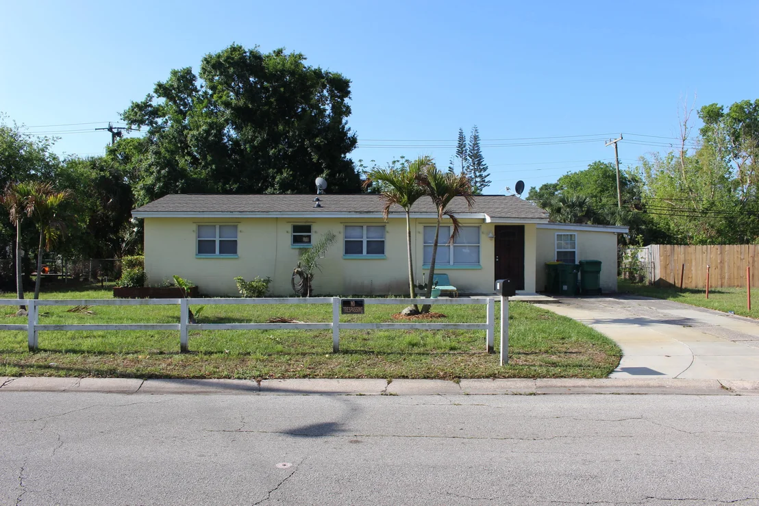 Photo of 1113 W Highland Drive