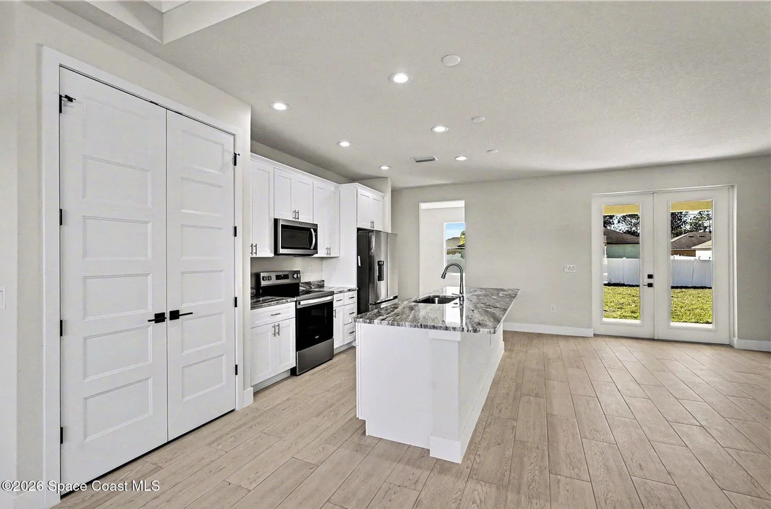 Photo of 1121 Pluto Street SE