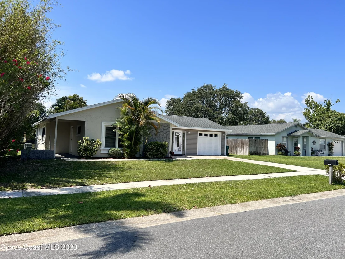 Photo of 2879 Lancaster Road