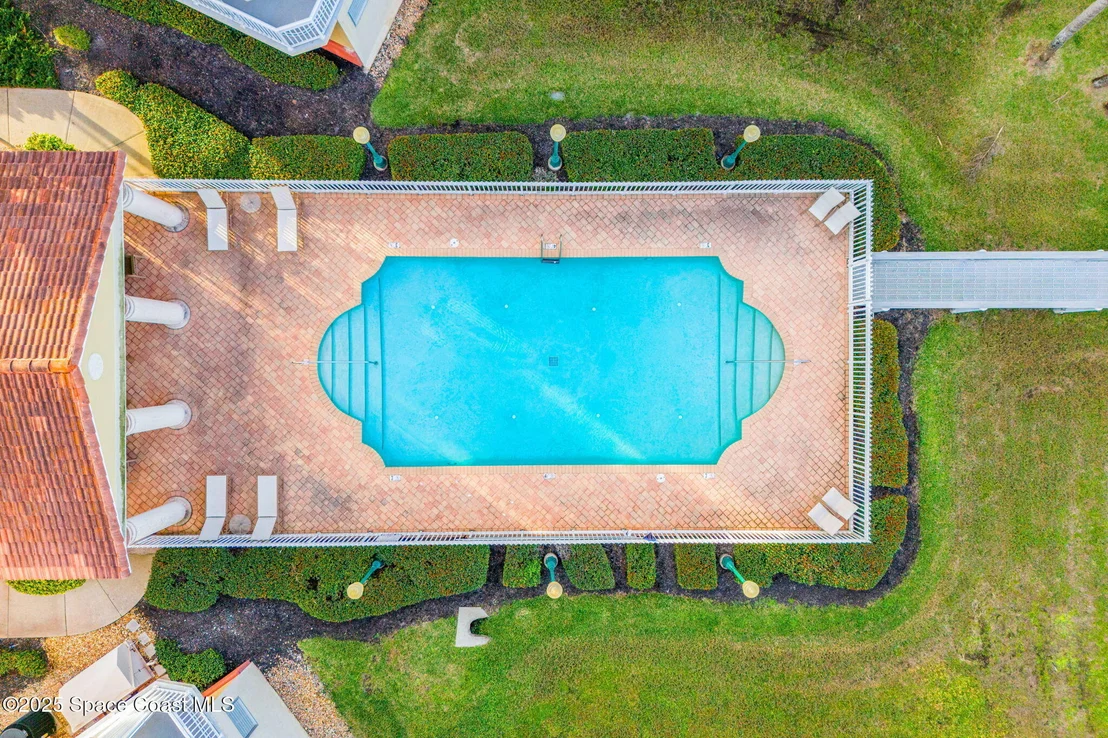 Photo of Unit 704 at 4975 Dixie Highway NE
