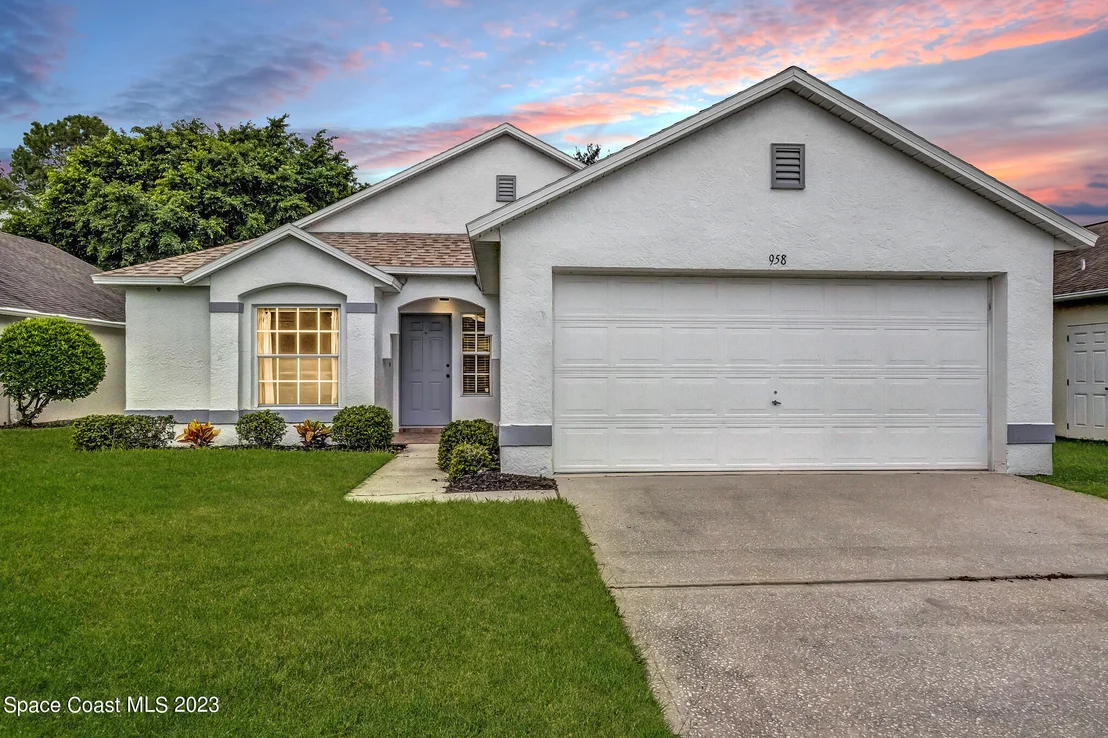 Photo of 958 Pine Creek Circle NE