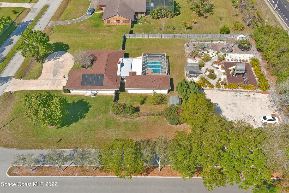 Photo of 1814 Oak Drive N
