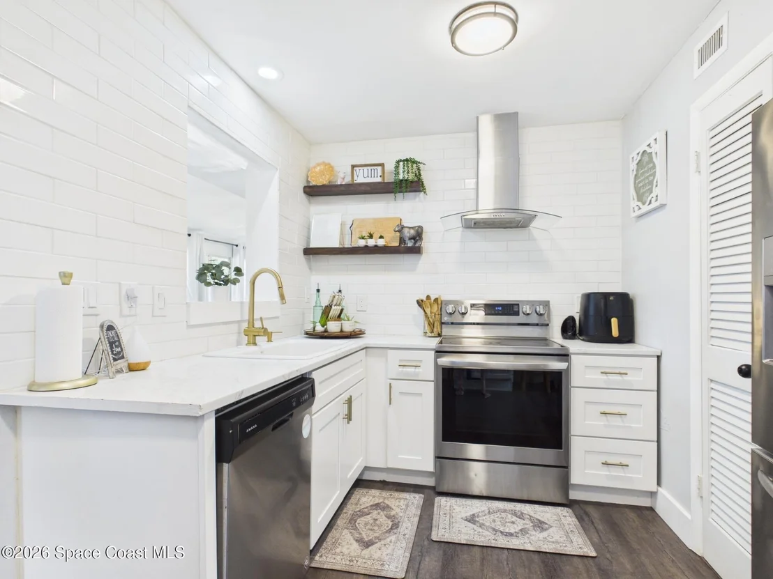 Photo of 944 Lance Street