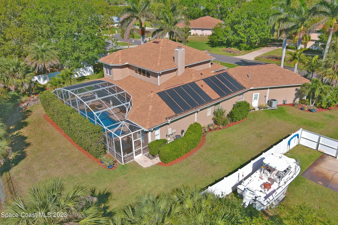Photo of 2217 Royal Oaks Drive