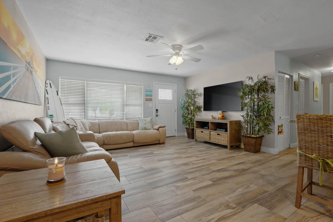 Photo of 340 W Exeter Street