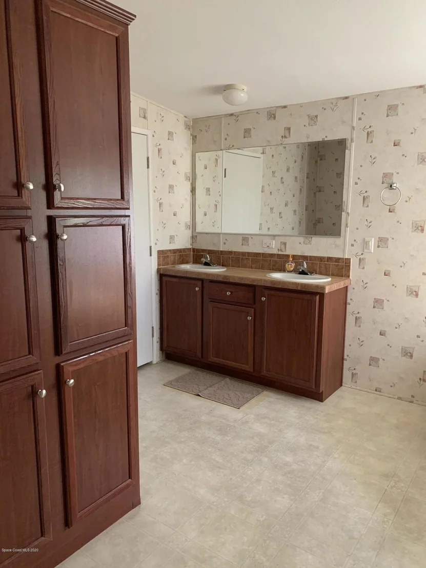 Photo of 665 Camp Road