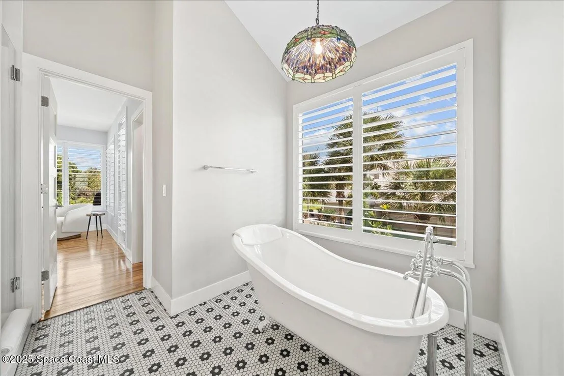 Photo of 182 Bayshore Drive
