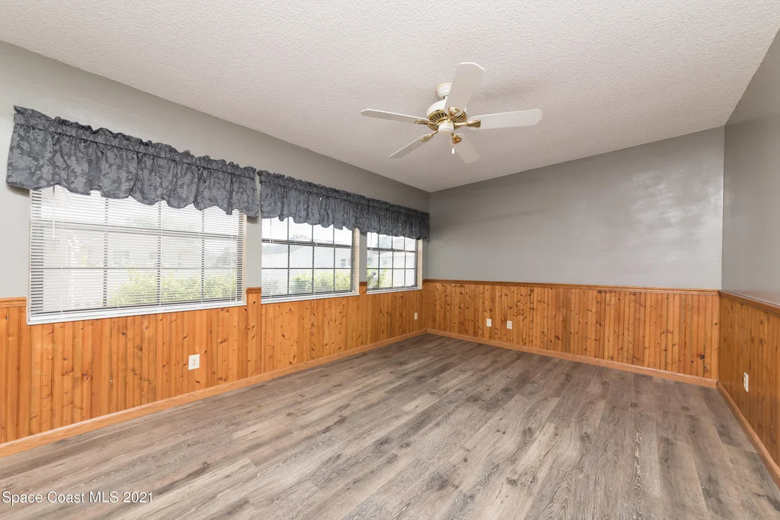 Photo of 1855 Raymond Drive
