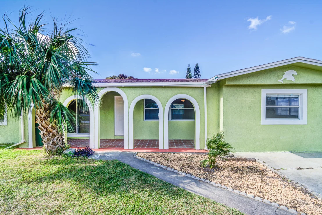 Photo of 124 Valencia Drive