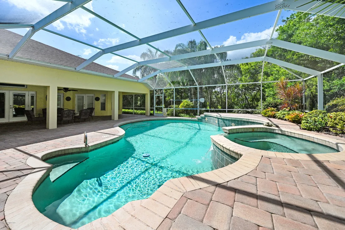 Photo of 3850 Beechgrove Road