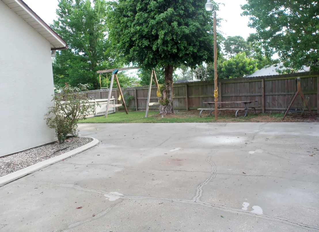 Photo of 862 Pine Wood Avenue