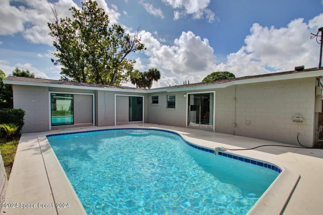 Photo of 1050 Barclay Drive