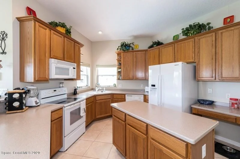 Photo of 1772 Windbrook Drive SE
