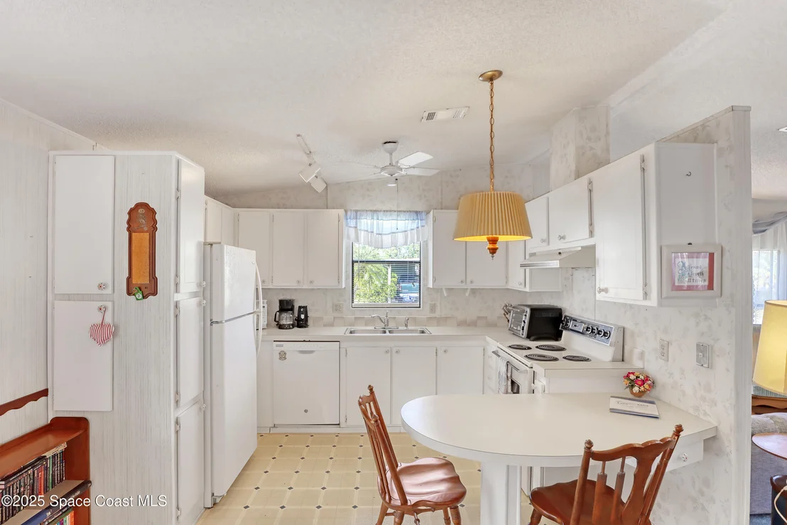 Photo of 4438 Twin Lakes Drive
