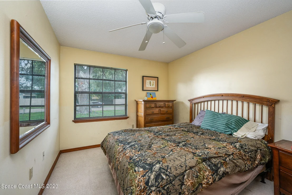 Photo of 858 Pine Wood