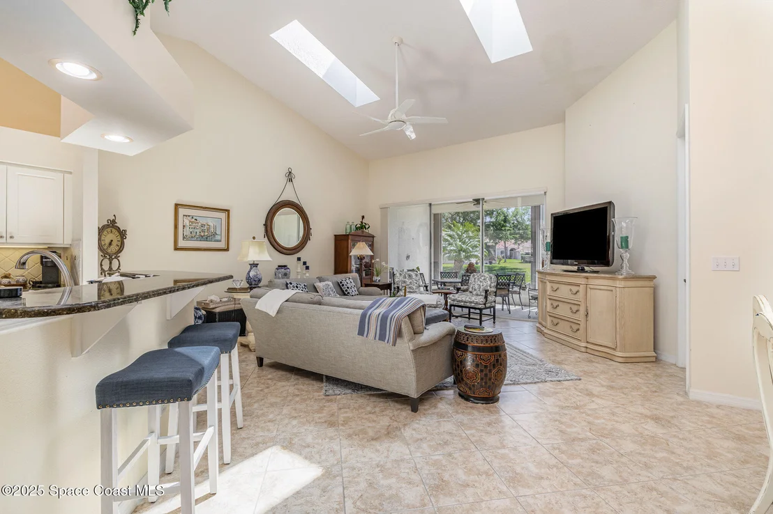 Photo of 419 Renaissance Avenue
