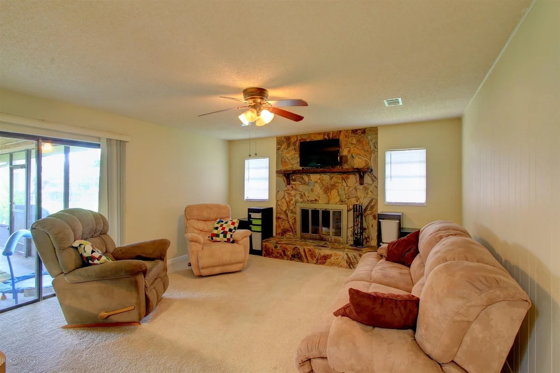 Photo of 881 Sunnybrook Lane
