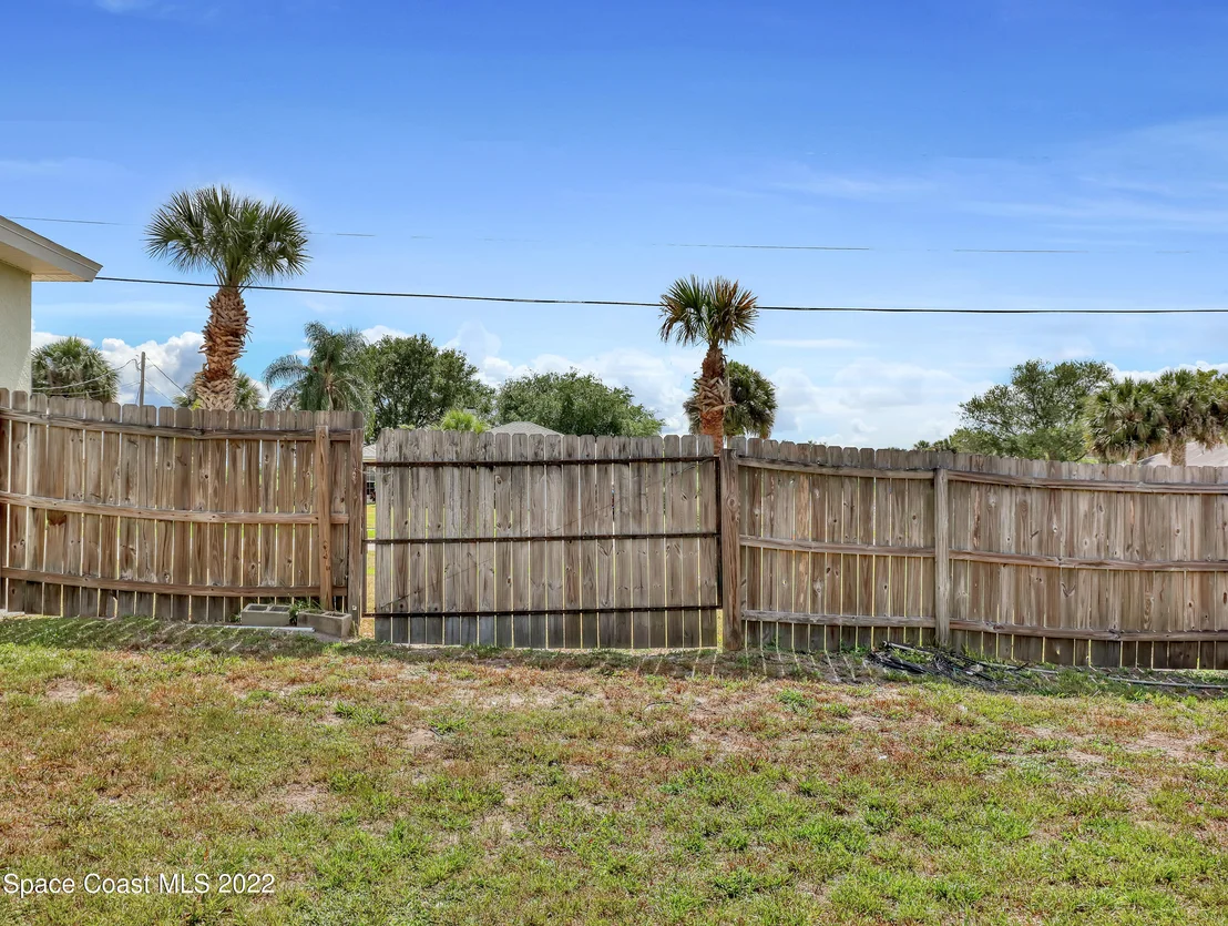 Photo of 6280 Golfview Avenue