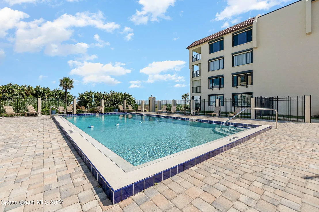 Photo of Unit 110 at 175 Highway A1a