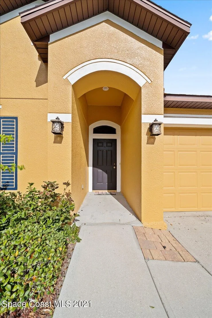 Photo of 325 Dryden Circle