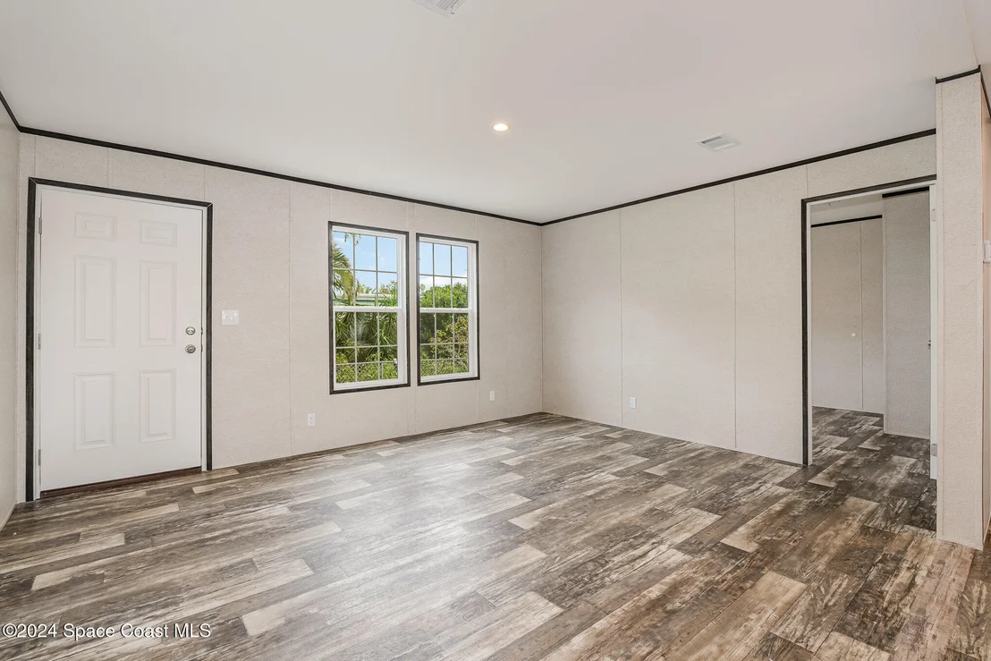 Photo of 2551 Chatham Way NE
