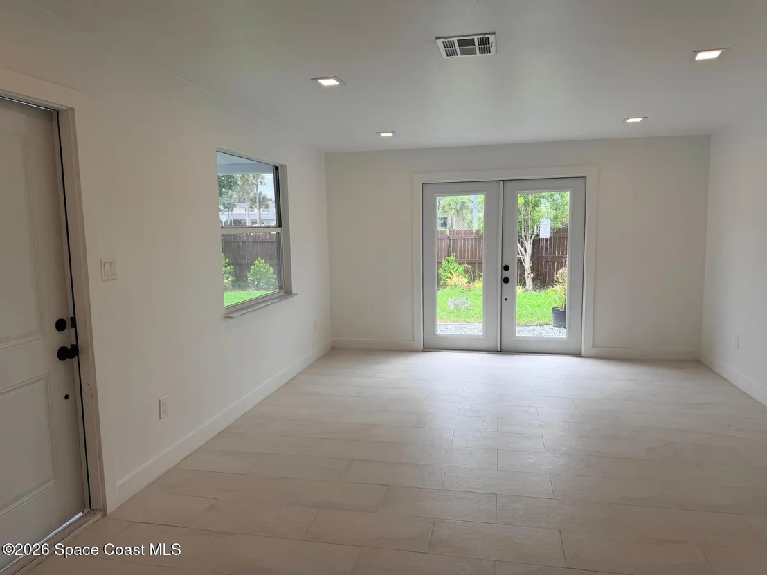 Photo of 205 Melaleuca Drive E