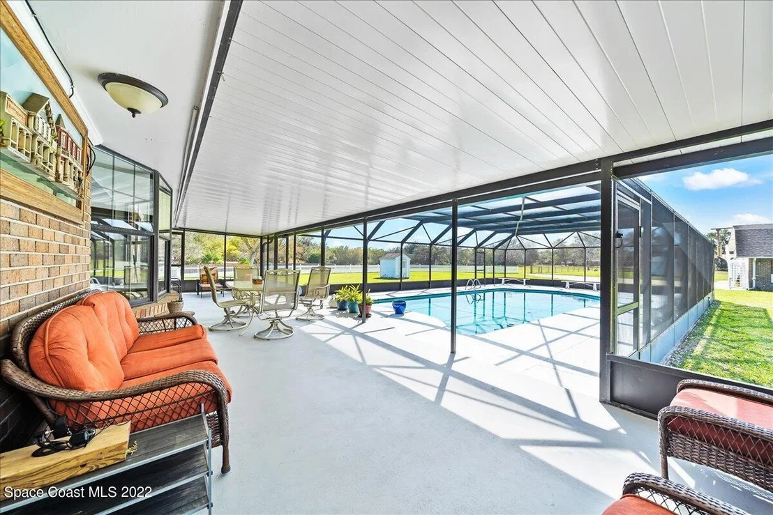 Photo of 3685 Burkholm Road