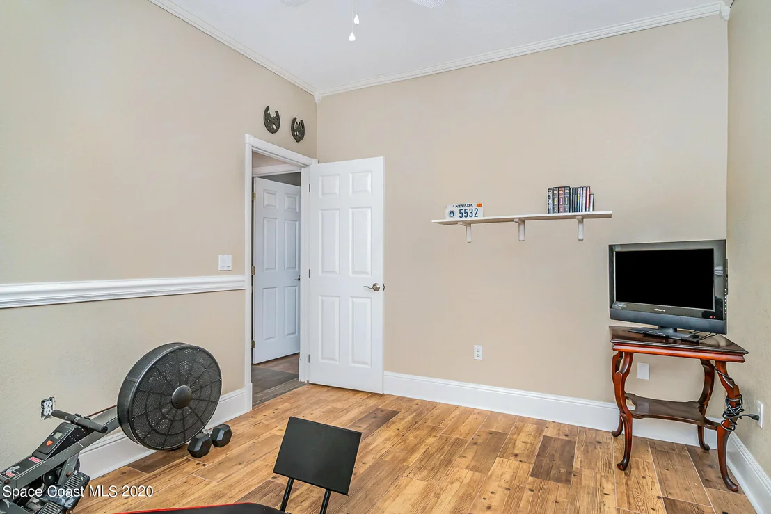 Photo of 4333 Long Lake Road